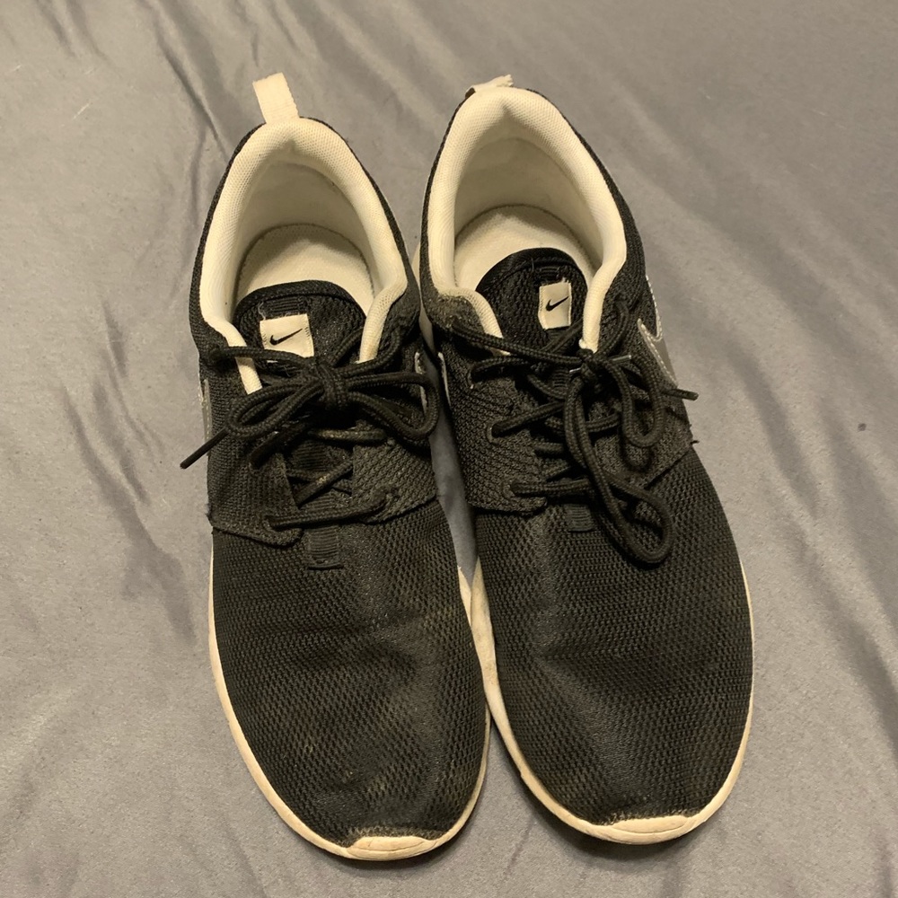 Black Nike Roches - Picture 2 of 7